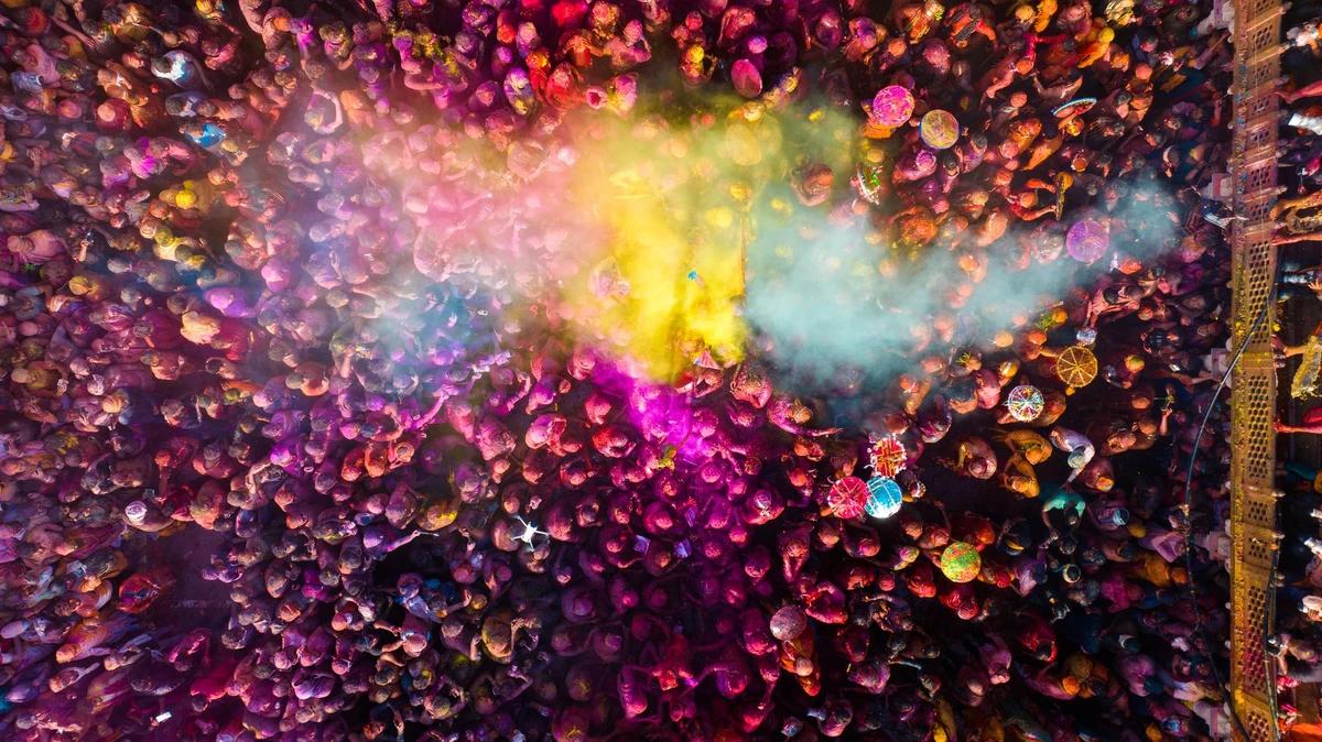 Rang, music, vibes β all at Showmates Holi Fest 2026 π